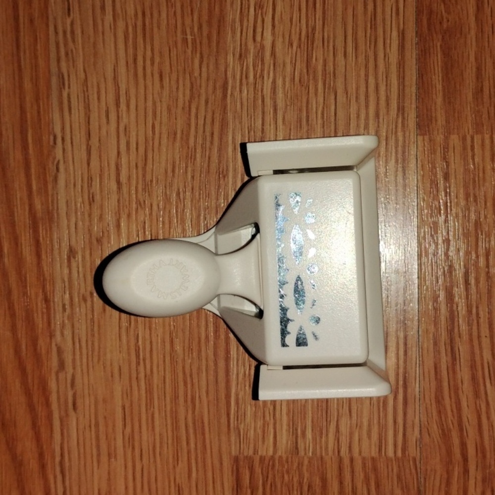 Martha Stewart Lace Edge Paper Punch